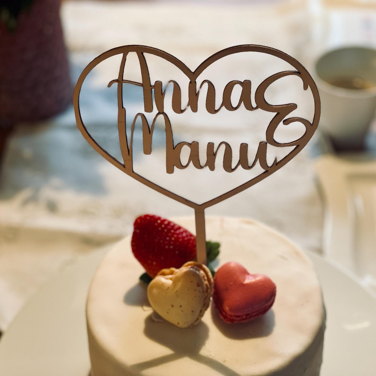 personalisierter Cake topper mit zwei namen aus Holz oder Acrylglas für die Hochzeitstorte cake Topper Das Glückswerk