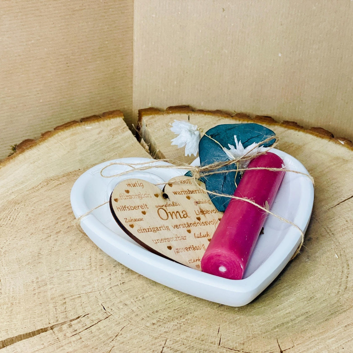 Geschenkset in Herzform für Mama Oma Tante mit Kerze, Plakette aus Holz, Kerzenständer Herz und Trockenblumen Geschenkset Das Glückswerk