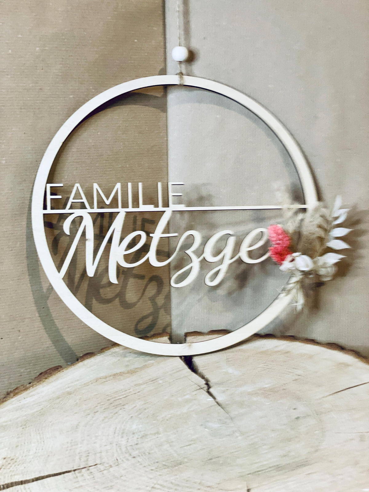 Türkranz Familienname Holz, runder Haustürkranz personalisiert, Geschenk Einzug Housewarming, DasGlueckswerk, Hochzeit & Liebe, Door Hangers, Türkranz Name, Runder Holzkranz, Kranz personalisiert, Haustürkranz Holz, Geschenk Einzug, Geschenk Umzug, Geschenk Hochzeit, Gravur Familienname, Türdeko rustikal, Haustürschild Holz, Wohnungseinweihung, Geburtstag Familie, Kranz mit Gravur