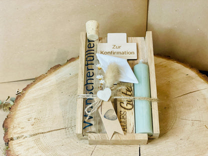 Kommunionsgeschenk Kreuz Kerze, Holzcase mit Gravur im Detail