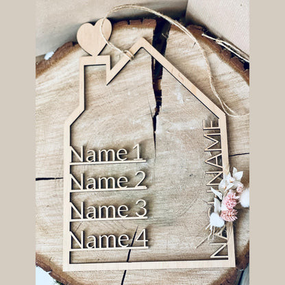 Türkranz Namensschild in Hausform aus Holz, personalisiert Türkranz Das Glückswerk