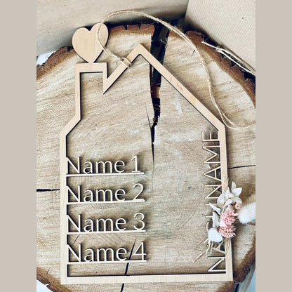 Türkranz Namensschild in Hausform aus Holz, personalisiert Türkranz Das Glückswerk