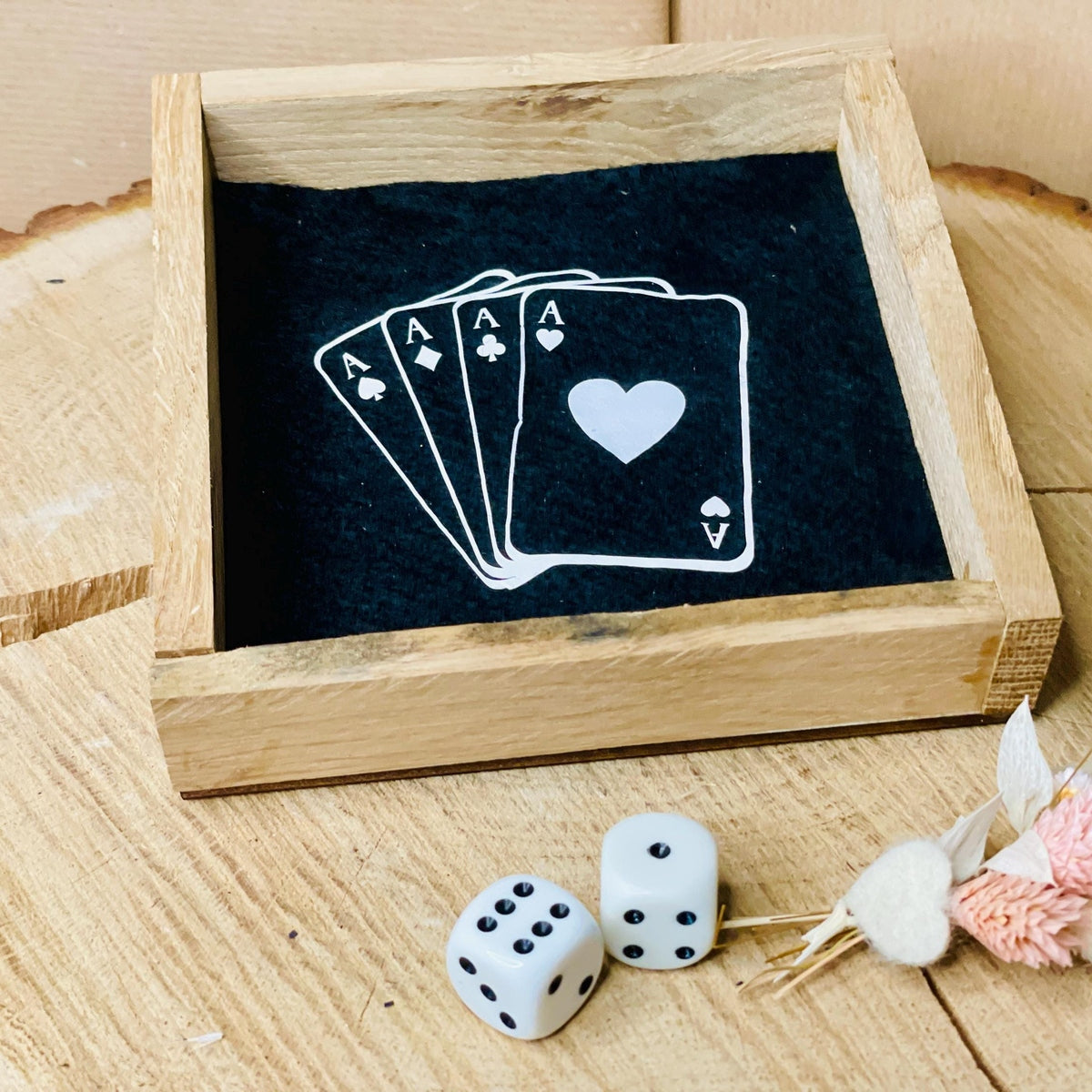 Würfelschale für würfelspiele aus Holz 17x17cm Hundenapf Das Glückswerk