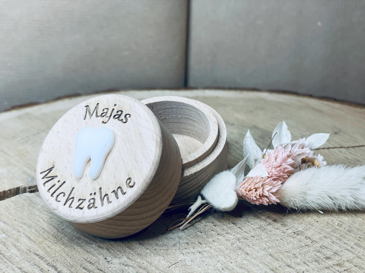Personalisierte Zahndose aus Holz mit Acrylglas-Zahn – Erinnerungsstück für Milchzähne