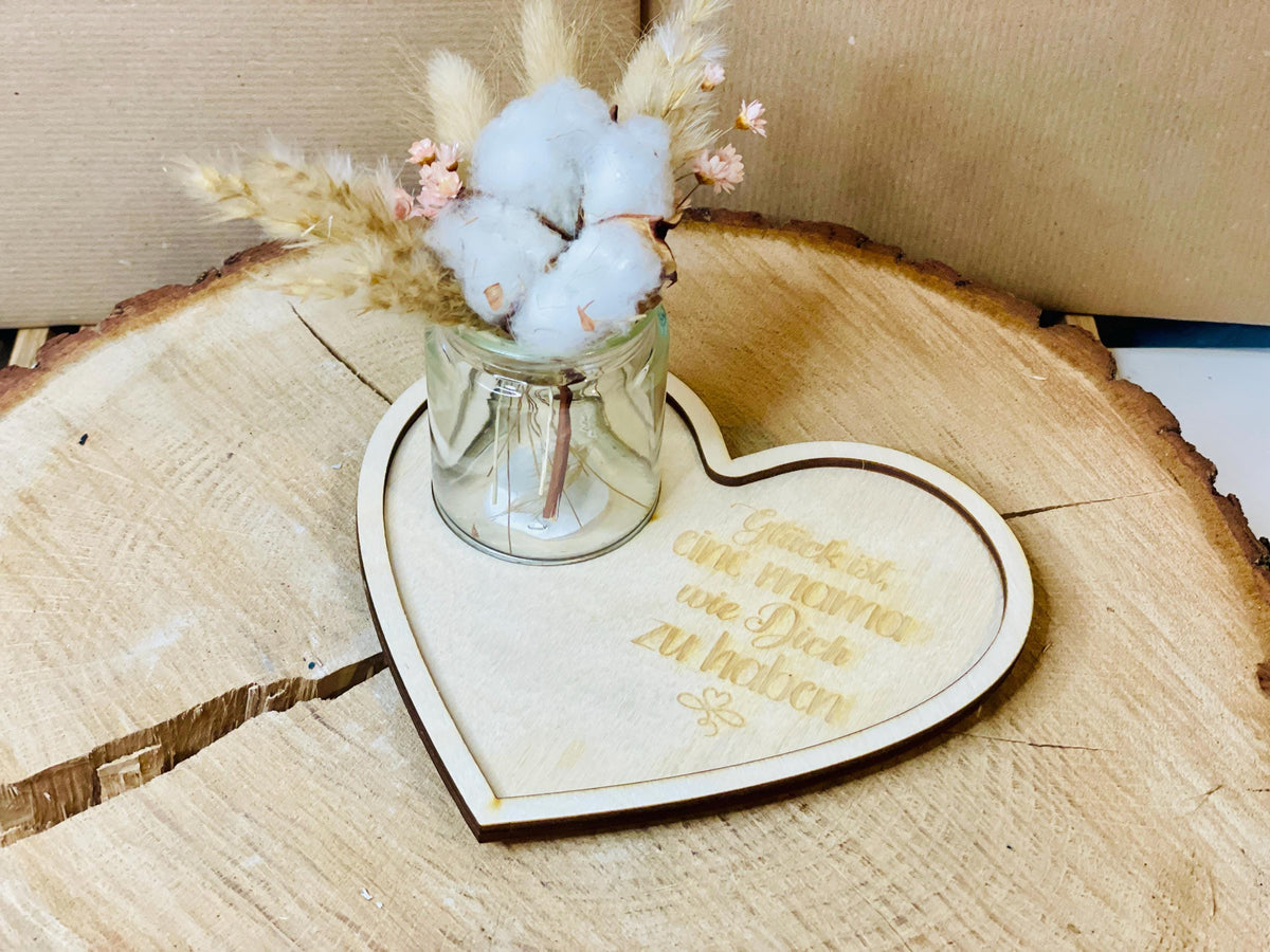 LASER SVG DATEI Herzständer zum Muttertag – „Glück ist, eine Mama wie dich zu haben“, DasGlueckswerk, Digitale Laserdateien, Decorative Trays, 