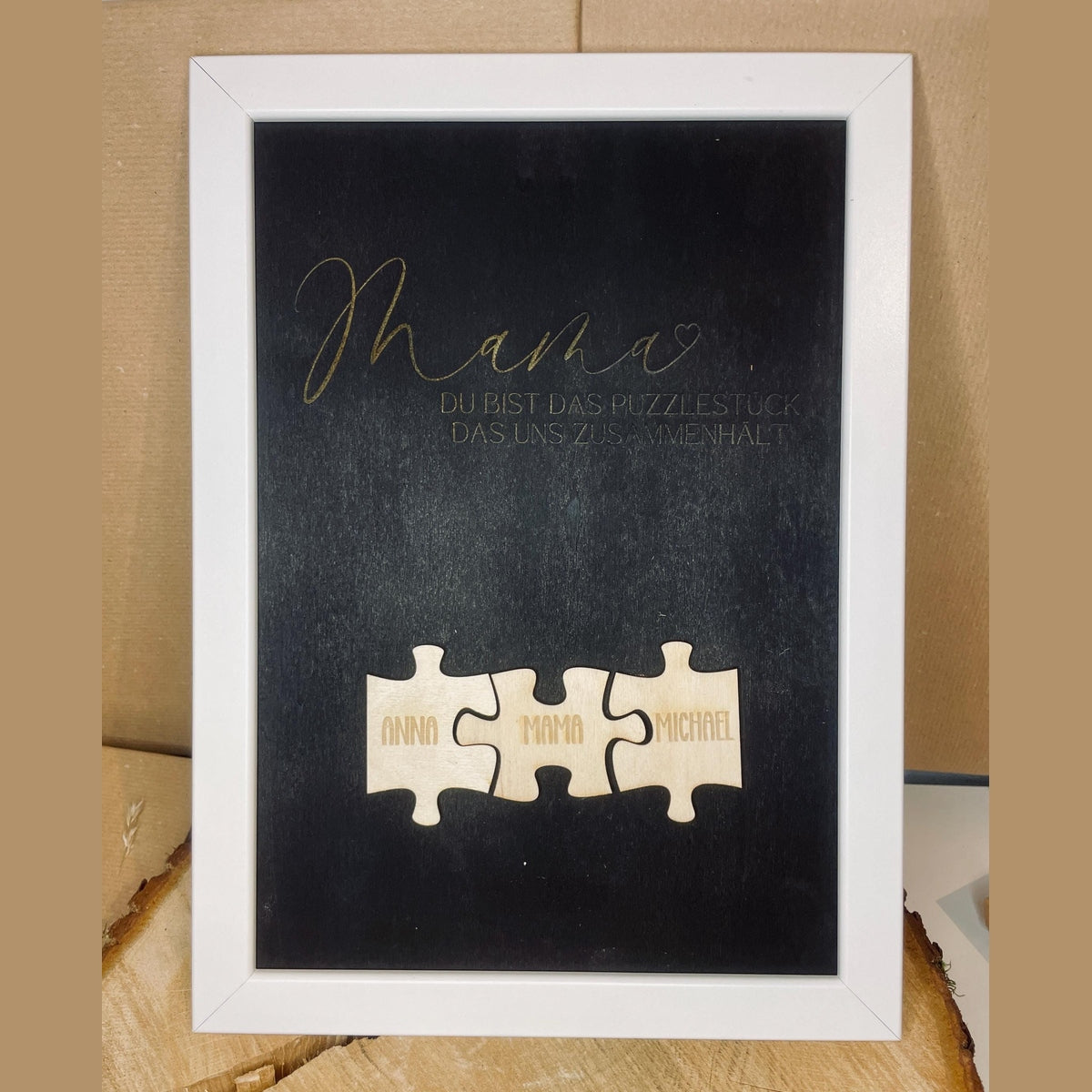 Puzzle für Mama zum Muttertag – „Du bist das Puzzlestück, das uns zusammenhält“ mit personalisierten Holzpuzzleteilen Bild Das Glückswerk