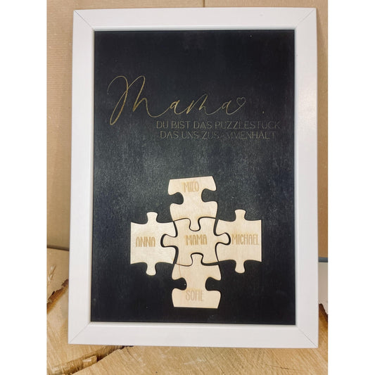 Puzzle für Mama zum Muttertag – „Du bist das Puzzlestück, das uns zusammenhält“ mit personalisierten Holzpuzzleteilen Bild Das Glückswerk