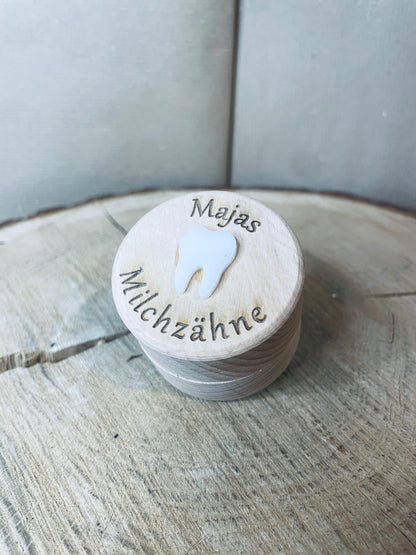 Personalisierte Zahndose aus Holz mit Acrylglas-Zahn – Erinnerungsstück für Milchzähne