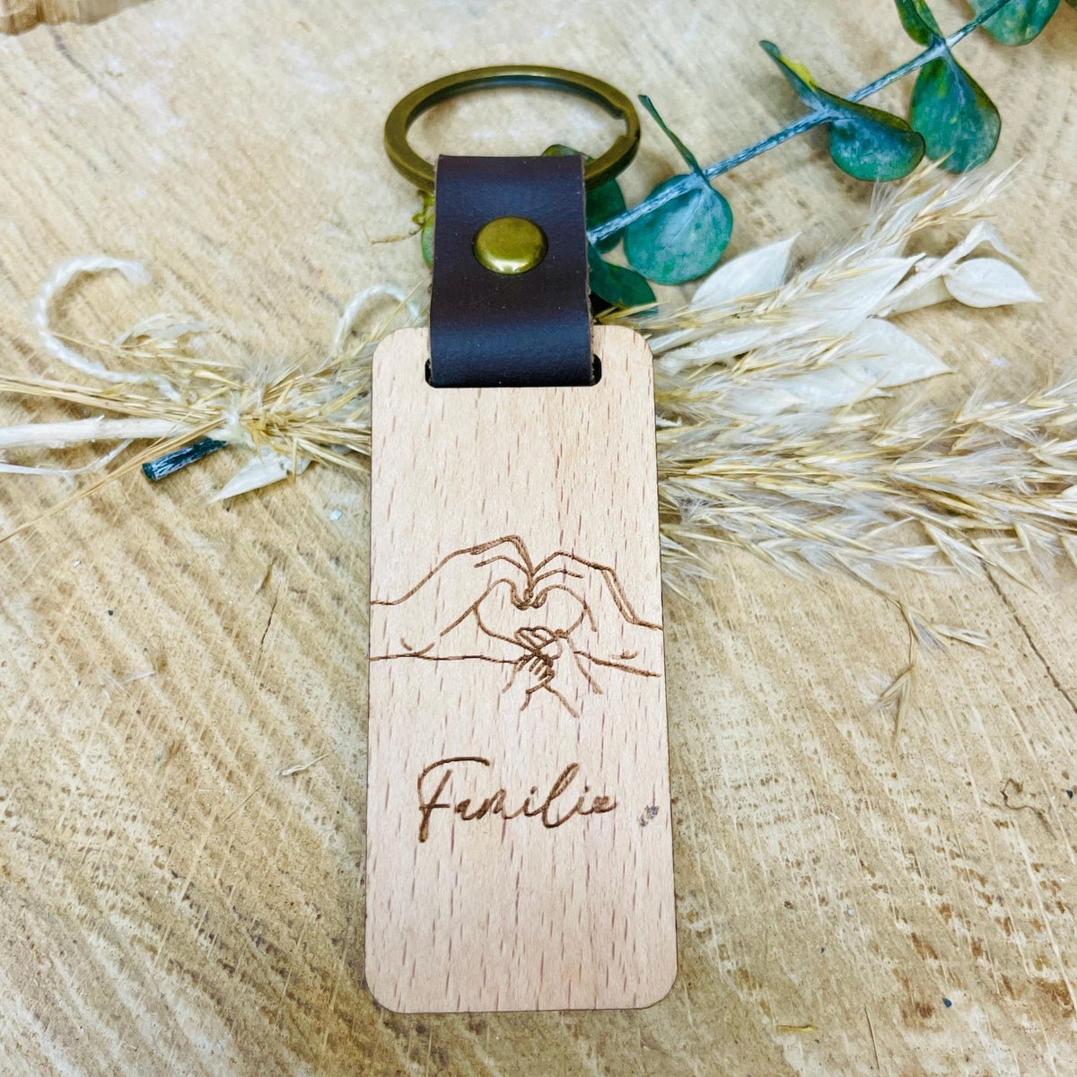 Eckiger Holz-Schlüsselanhänger mit Paar- und Familiengravur – Das perfekte Geschenk für Paare, Familien und Freunde Schlüsselanhänger Das Glückswerk