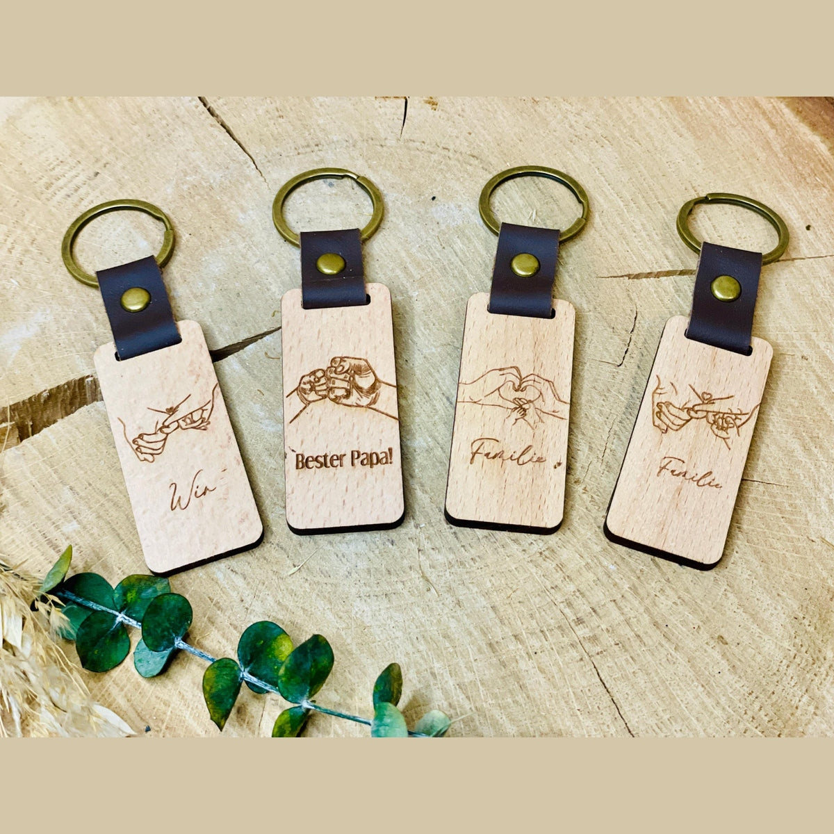 Eckiger Holz-Schlüsselanhänger mit Paar- und Familiengravur – Das perfekte Geschenk für Paare, Familien und Freunde Schlüsselanhänger Das Glückswerk