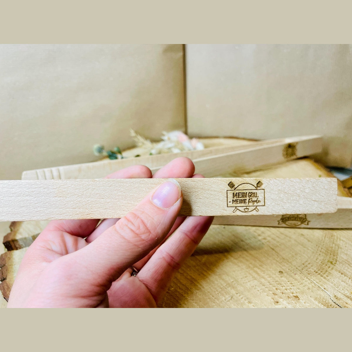 Personalisierte Grillzange mit Gravur – Das perfekte Geschenk für Papa, Opa und den Grillmeister grillzange Das Glückswerk