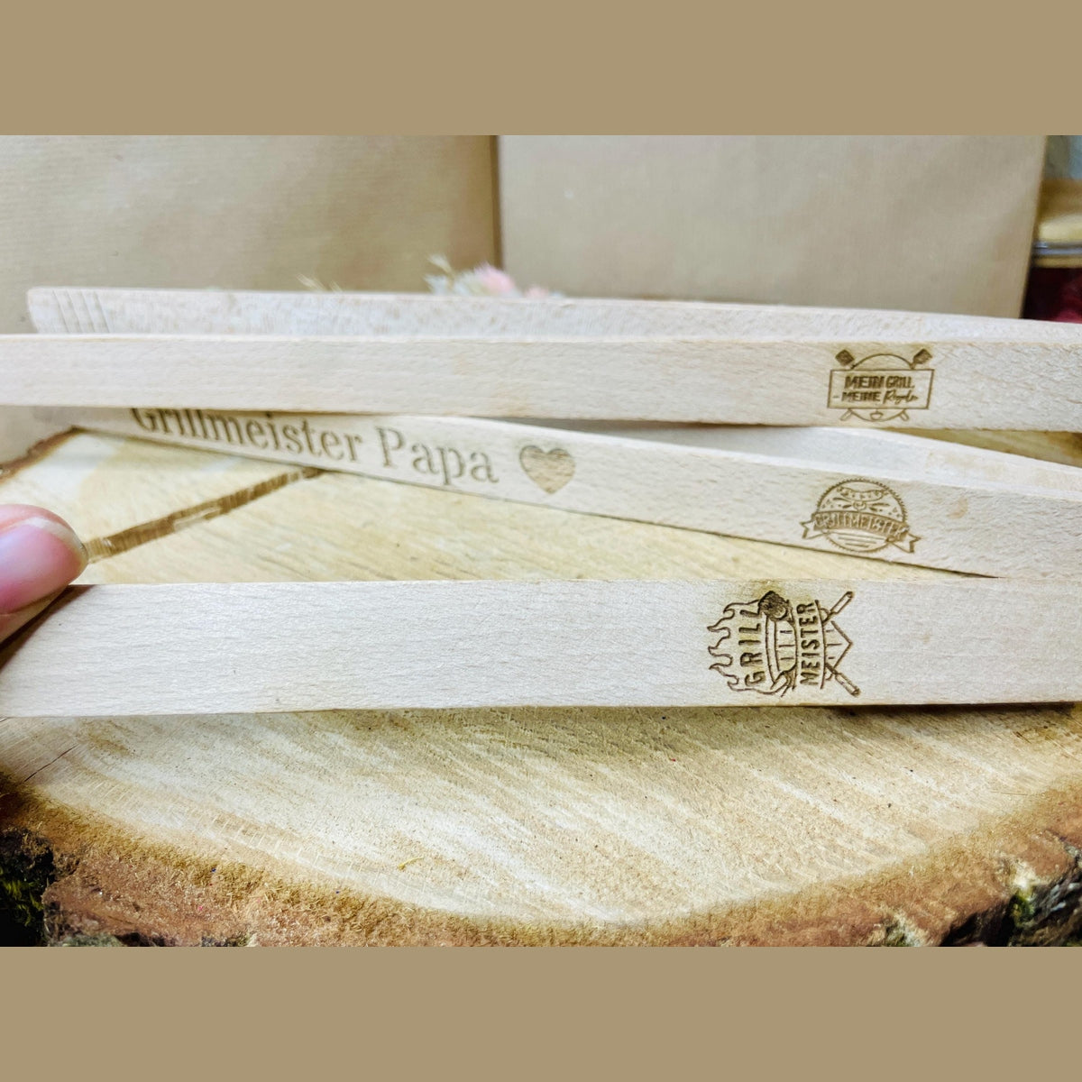 Personalisierte Grillzange mit Gravur – Das perfekte Geschenk für Papa, Opa und den Grillmeister grillzange Das Glückswerk