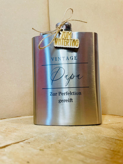 Persönlicher Flachmann mit Gravur – Das perfekte Geschenk für Papa Das Glückswerk