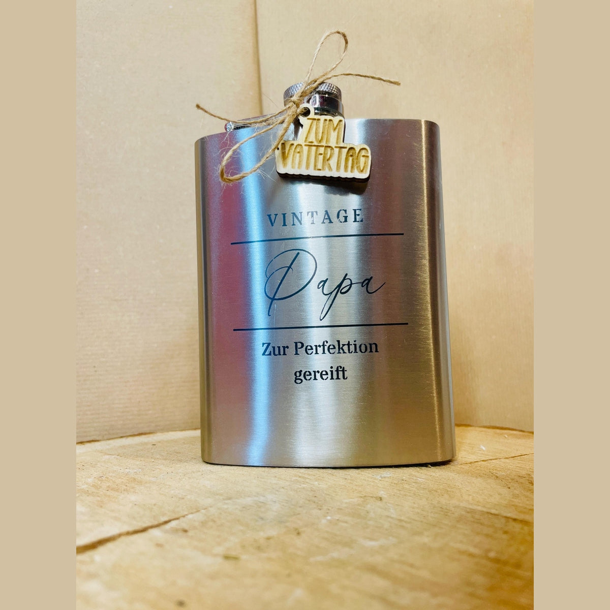 Persönlicher Flachmann mit Gravur – Das perfekte Geschenk für Papa Flachmann Das Glückswerk