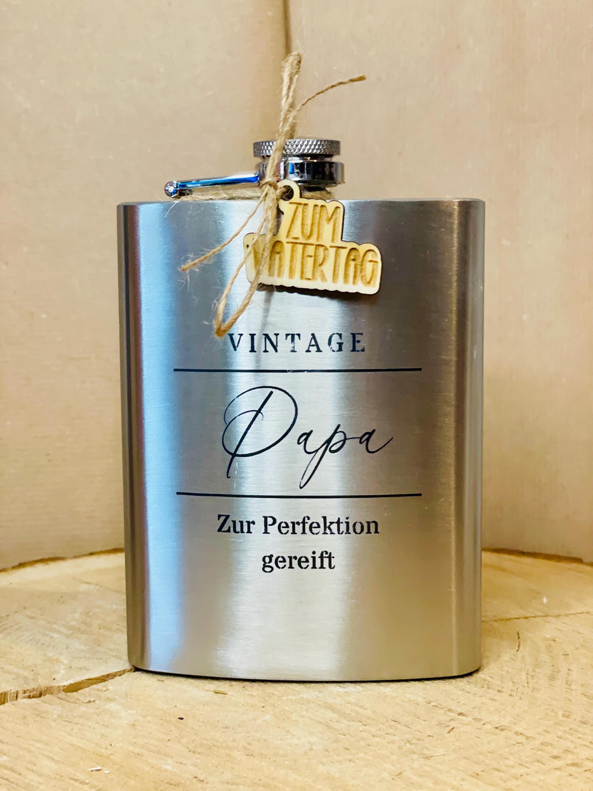 Persönlicher Flachmann mit Gravur – Das perfekte Geschenk für Papa Das Glückswerk