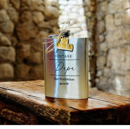 Persönlicher Flachmann mit Gravur – Das perfekte Geschenk für Papa Das Glückswerk