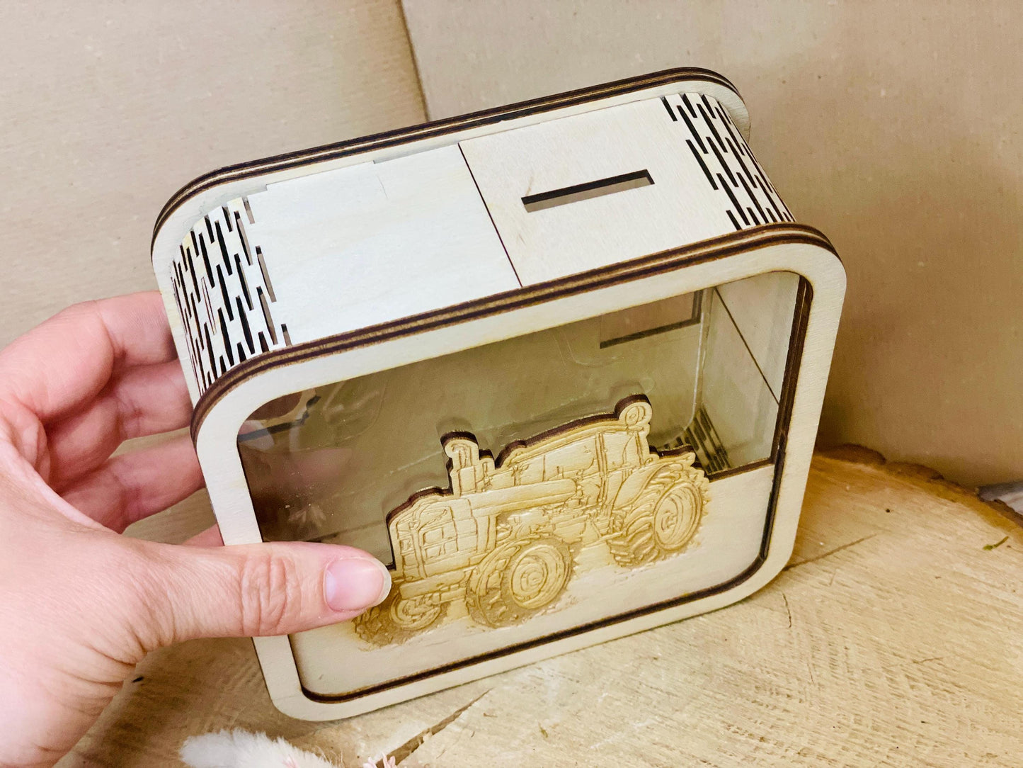 Personalisierte Spardose aus Holz mit Acrylglas für Kinder – Einhorn, Trecker & mehr!