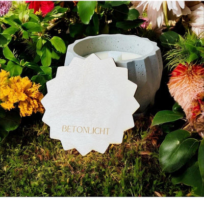Edele eckige handmade Betonkerze „Betonlicht“ – langlebige Dekokerze mit Gravur, Dauerdocht für stimmungsvolles Licht Betonkerze Das Glückswerk