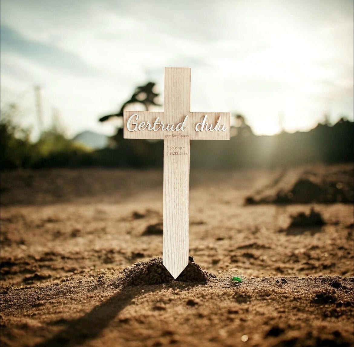Grabkreuz Holz vorläufig, mit Namen aus Acryl personalisierbar, provisorischer Grabstein für Gedenkstätte, DasGlueckswerk, Personalisierte Geschenk, Grave Markers & Decoration, Holz, acryl