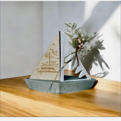 Teelichthalter in Boot-Form mit Gravur, ideal als Geschenk zur Taufe, Kommunion oder Konfirmation: "herzliche Segenswünsche" gravur Teelichhalter Das Glückswerk