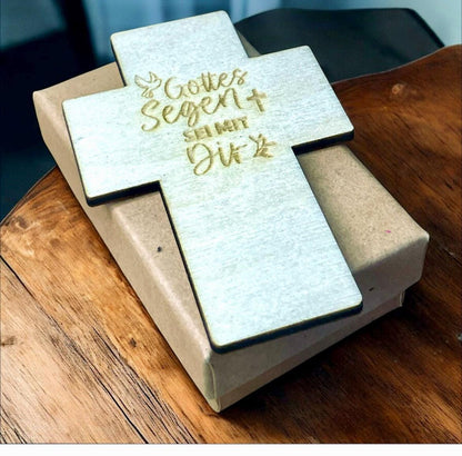 Holzkreuz mit Gravur Segenswünsche, Geschenk zur Taufe oder Kommunion Kind, DasGlueckswerk, Geburt & Baby, Wall Decor, holz