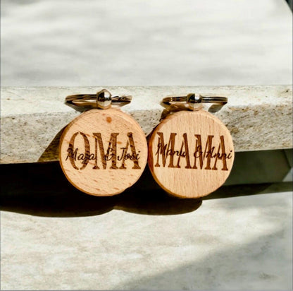Schlüsselanhänger in Geschenkbox Geschenk Oma Opa Mama Papa Enkel Kinder für den der alles hat, DasGlueckswerk, Schlüsselanhänger, Keychains, Holz, Metall