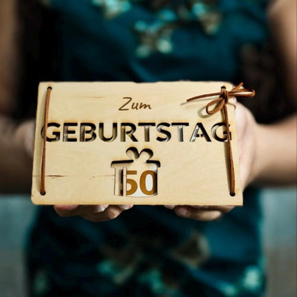 Geldgeschenk Karte zum Geburtstag aus Holz mit Lederband Geschenkkarte Das Glückswerk