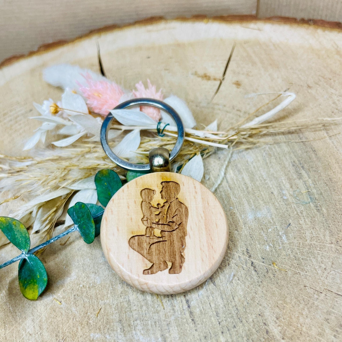 Runder Holz-Schlüsselanhänger mit Papa-Sohn/Tochter Gravur – Perfektes Vatertagsgeschenk für Papa Schlüsselanhänger Das Glückswerk