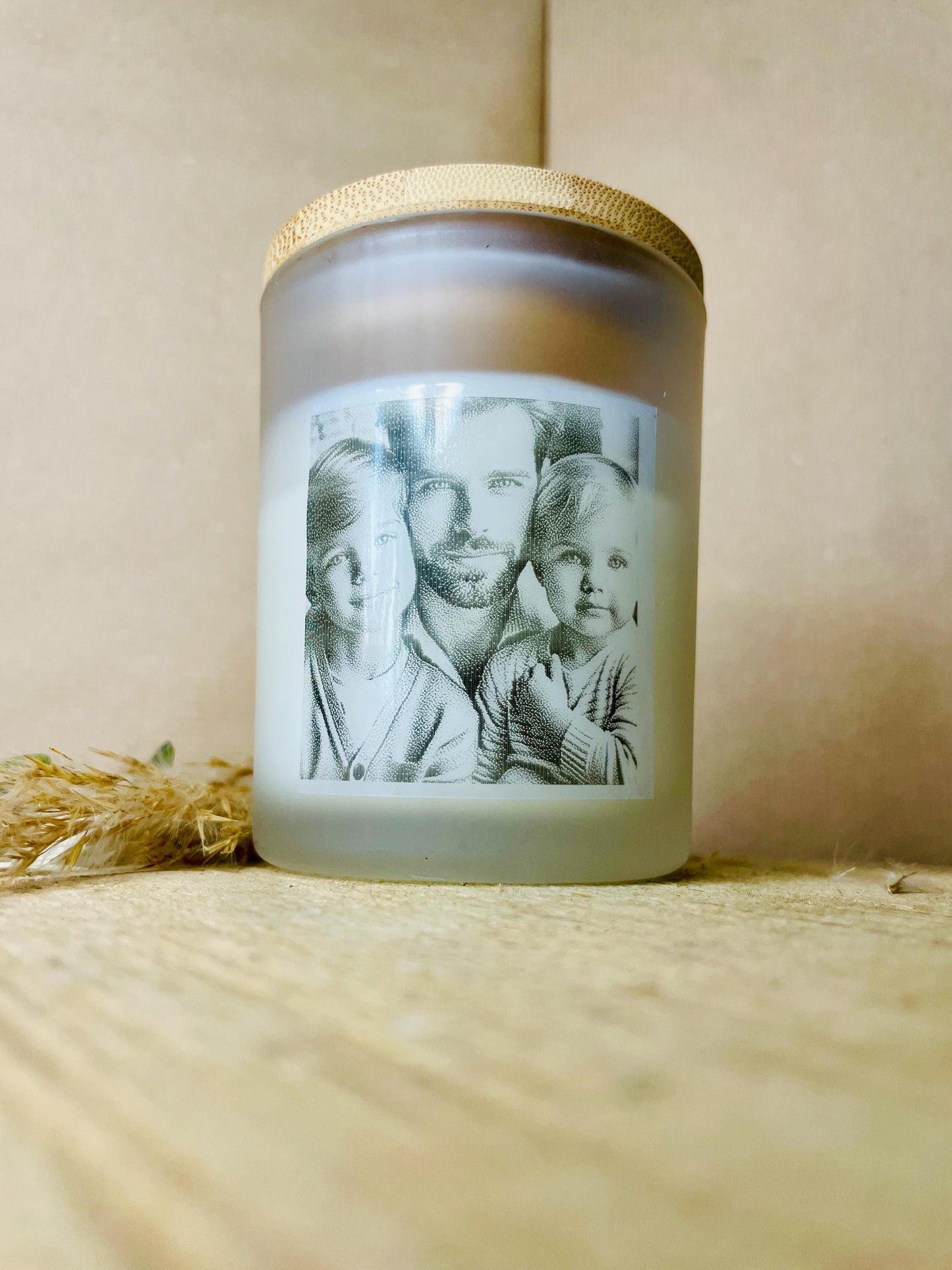 Handgemachte personalisierte Kerze im Glas mit Holzdeckel – Mit eigenem Foto, ideal zum Vatertag für Papa, Sohn, Tochter oder ganze Familie