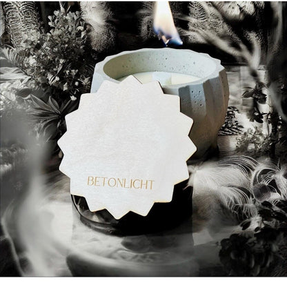 Edele eckige handmade Betonkerze „Betonlicht“ – langlebige Dekokerze mit Gravur, Dauerdocht für stimmungsvolles Licht Betonkerze Das Glückswerk