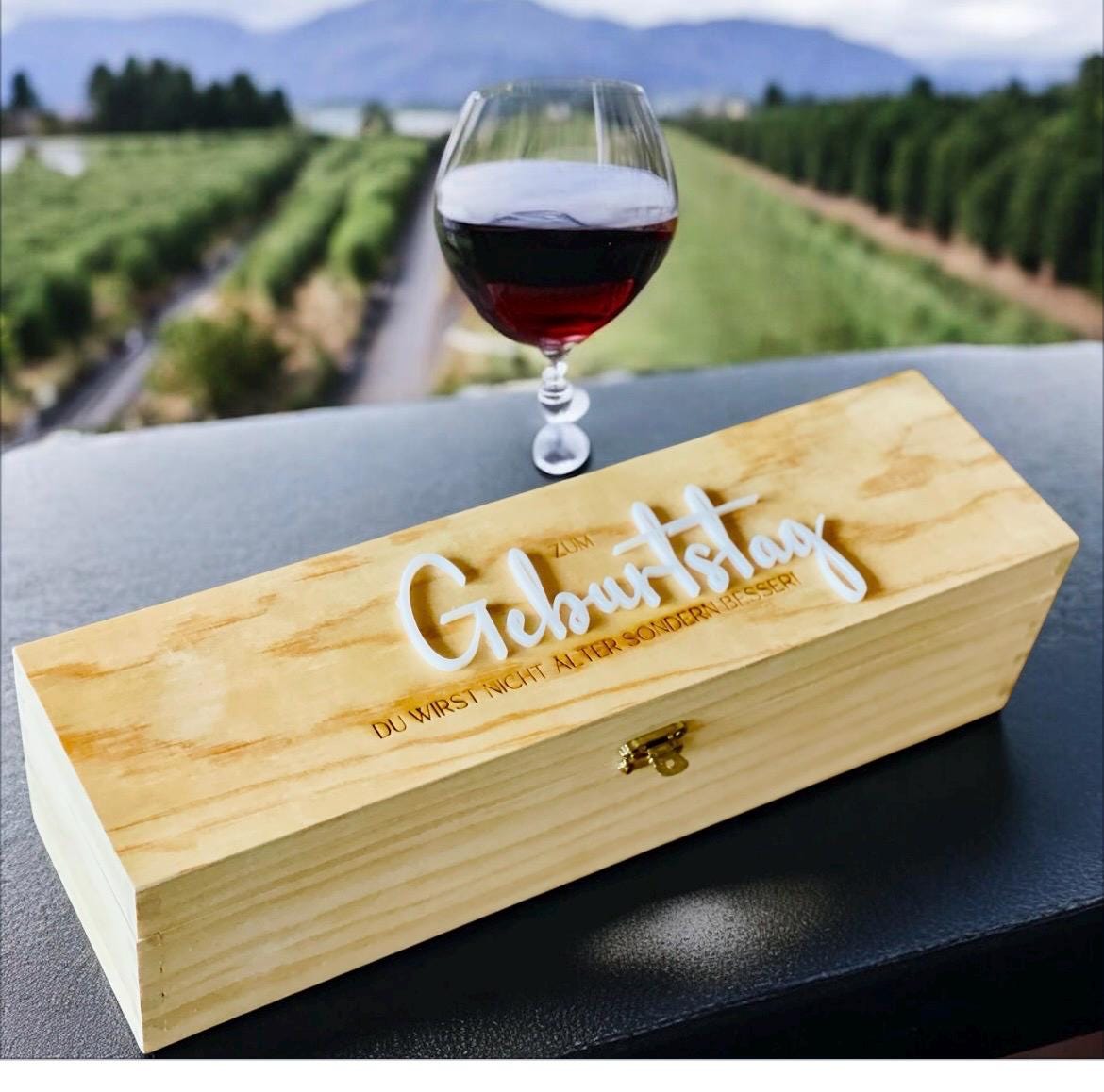 Weinkiste personalisiert, Holzbox mit Gravur zum Geburtstag, Geschenkverpackung für Wein, DasGlueckswerk, Küche & Genuss, Boxes & Bins, Holz, Acryl