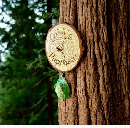Baumscheibe Vogelfutterstation mit Gravur, personalisiert für Opa, 13-15 cm Durchmesser, DasGlueckswerk, Personalisierte Geschenk, Bird Feeders, baumscheibe