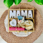 Geschenkset „Mama“ mit Kerze, Buchstaben, Plakette aus Holz, Kerzenständer und Trockenblumen Geschenkset Das Glückswerk