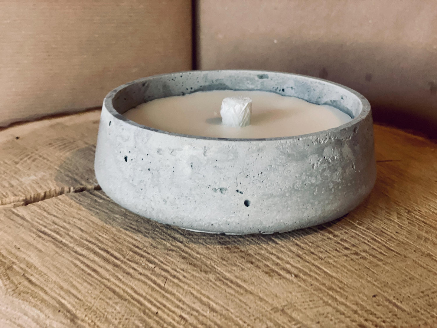 Einzugsgeschenk Betonkerze – „Willkommen Zuhause“ Gravur, Outdoor Gartendeko modern, Hauswarming Geschenk Das Glückswerk
