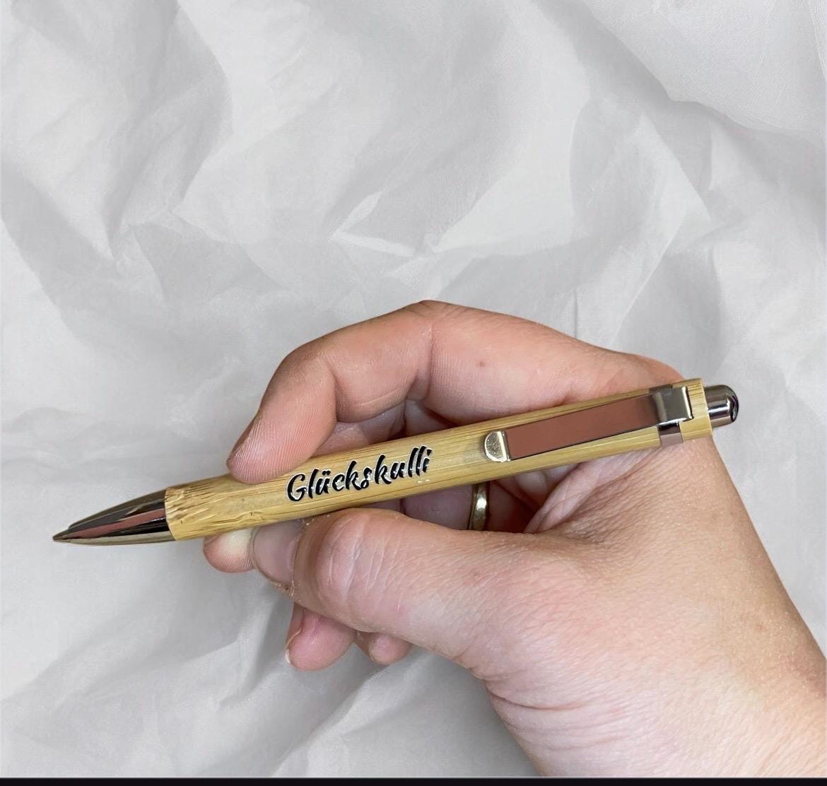 Kugelschreiber Holz Kleeblatt personalisiert, Glückskulli Gravur, Geschenk Büro und Hochzeit, DasGlueckswerk, Dekoration, Ballpoint Pens, holz