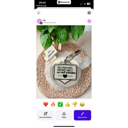 Schlüsselanhänger "Du machst meine Welt so viel schöner" – Liebevolles Geschenk aus klarem Acryl Schlüsselanhänger Das Glückswerk