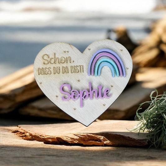 1 Personalisierte Herz-Holzplatzkarte mit Acryl-Regenbogen – Ideal für Konfirmation, Schulanfang, Geburtstag & Kinderfeste