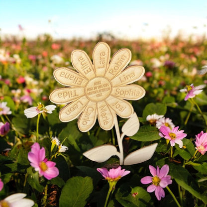 Holzblume mit Gravur, Detailaufnahme der Holzmaserung
