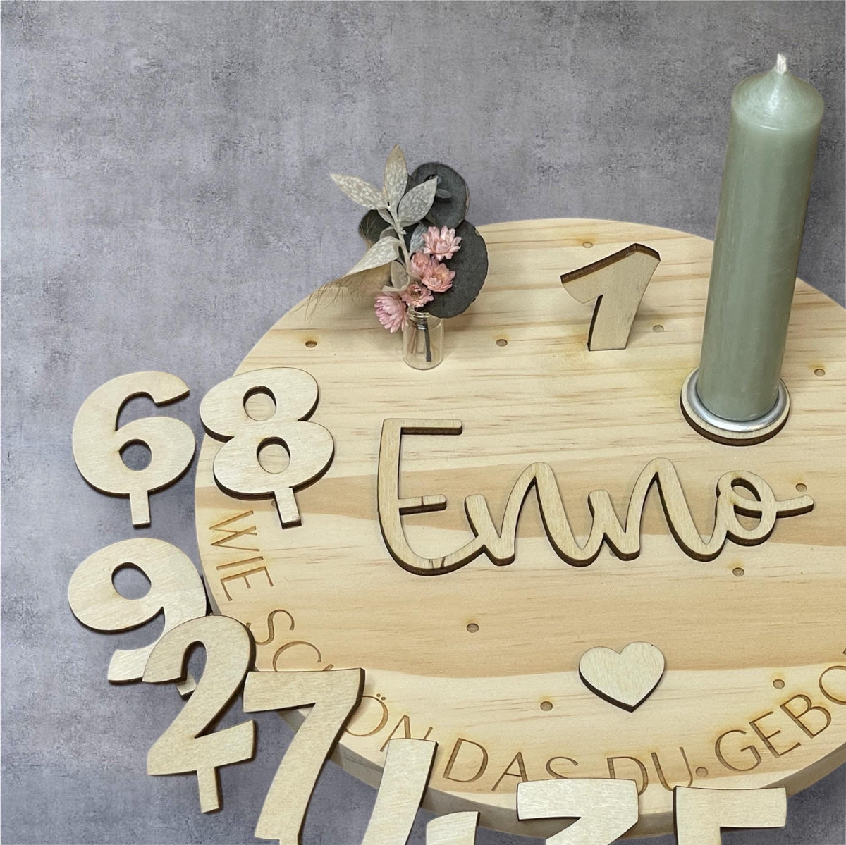 Geburtstagsteller Holz personalisiert mit Name, Steckzahlen 1-9 und Kerze in Wunschfarbe, DasGlueckswerk, Geburtstag, Centerpieces, Holz, wachs