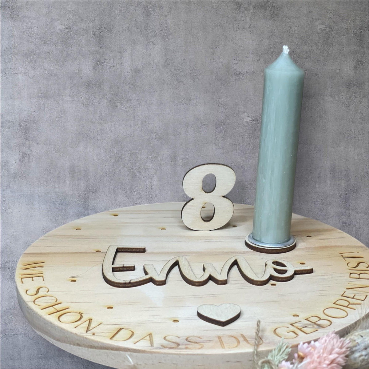Geburtstagsteller Holz personalisiert mit Name, Steckzahlen 1-9 und Kerze in Wunschfarbe, DasGlueckswerk, Geburtstag, Centerpieces, Holz, wachs