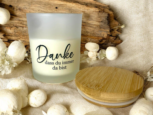 Handgemachte Sojawachs Kerze im Glas mit Holzdeckel | „Danke, dass du immer da bist“ | Geschenk Das Glückswerk