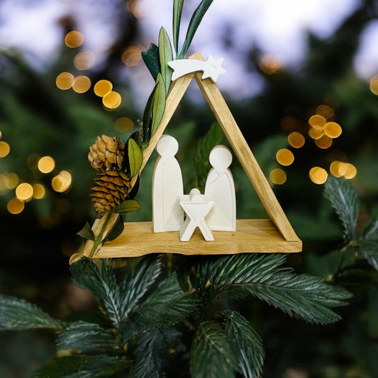 Krippe - weihnachtliche adventsdekoration mit Maria Josef Jesus Das Glückswerk