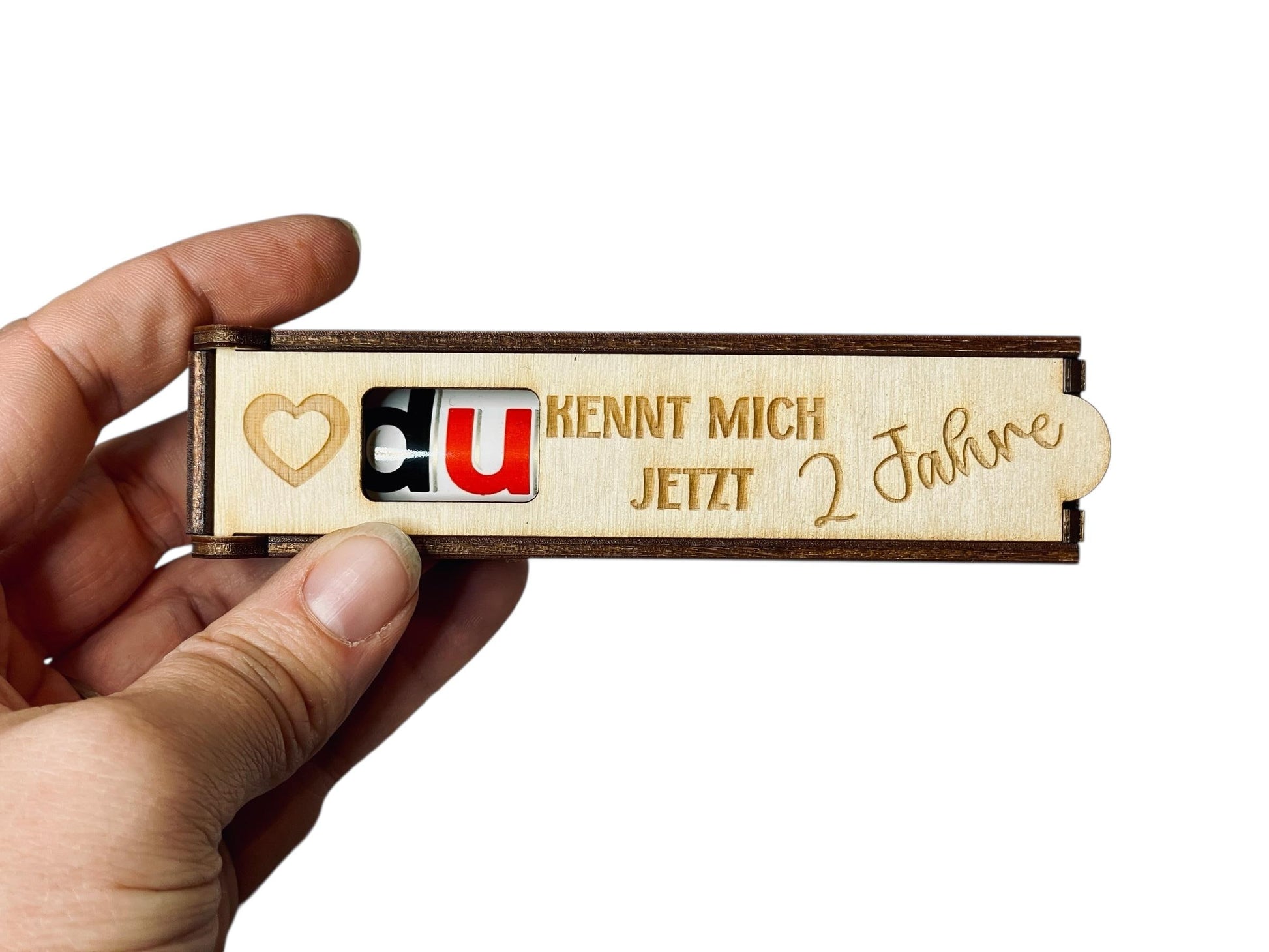 Holz Schokoladenhülle mit Gravur – „Du kennst mich jetzt [x] 1 2 3 4 5 6 Jahre“ | Geschenkidee Freundschaft & Beziehung Das Glückswerk