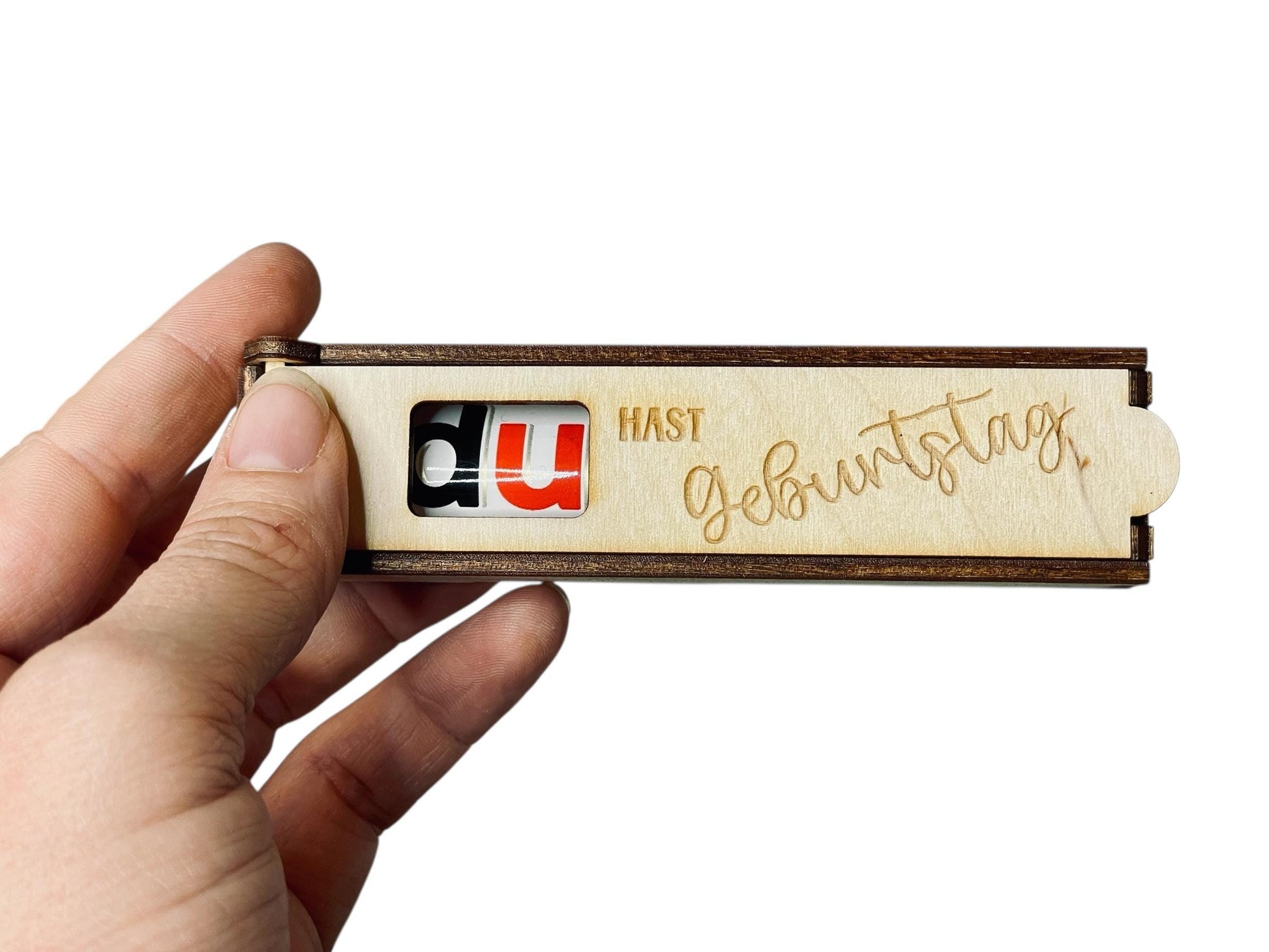 Holz Schokoladenhülle mit Gravur – „Du hast Geburtstag“ | Geschenkidee Geburtstag Das Glückswerk