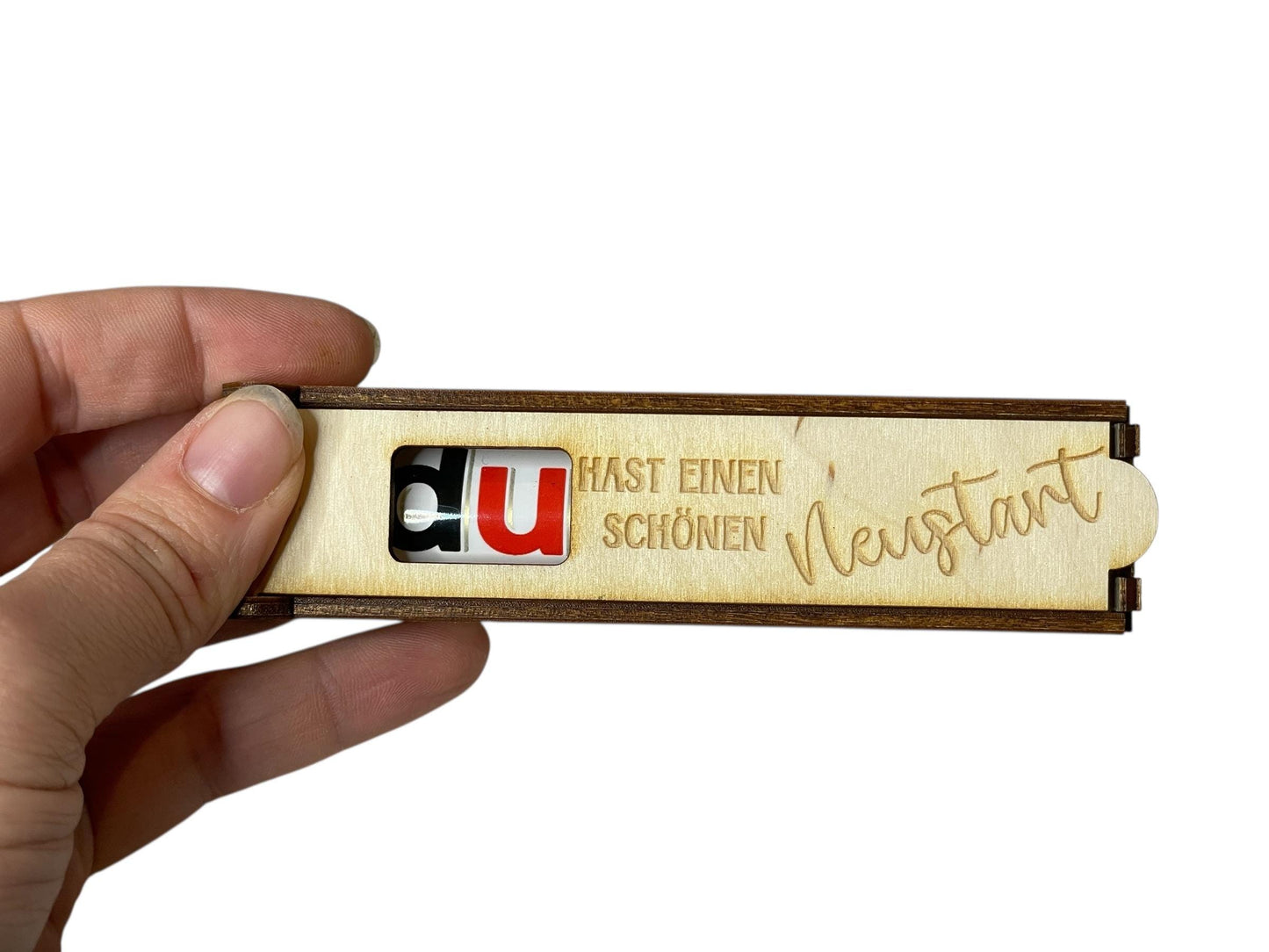 Holz Schokoladenhülle mit Gravur – „Du hast einen schönen Neustart“ | Geschenkidee Neubeginn Das Glückswerk