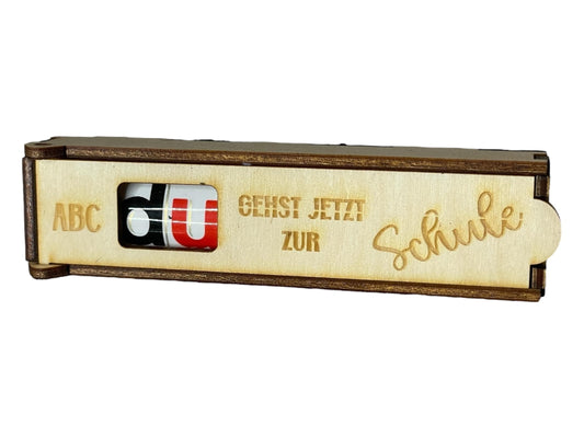 Holz Schokoladenhülle mit Gravur – „Du gehst jetzt zur Schule“ | Geschenkidee Einschulung Das Glückswerk