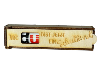 Holz Schokoladenhülle mit Gravur – „Du bist jetzt ein Schulkind“ | Geschenkidee Einschulung Das Glückswerk
