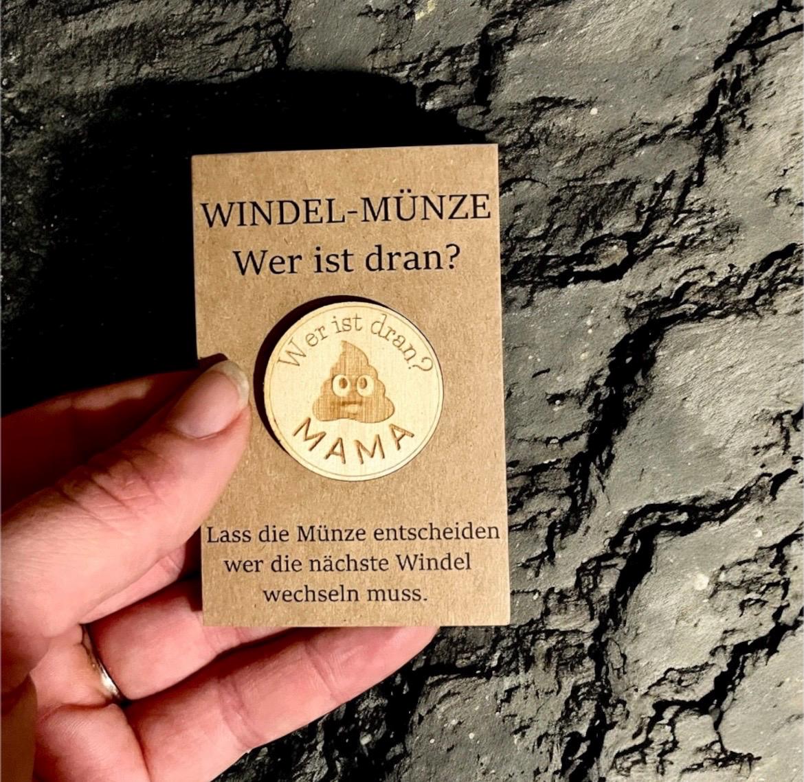 Windelmünze Holz Poop Design, lustiges Geschenk zur Geburt und Babyparty, DasGlueckswerk, Geburt & Baby, Baby & Toddler Toys, holz, kraftpapier