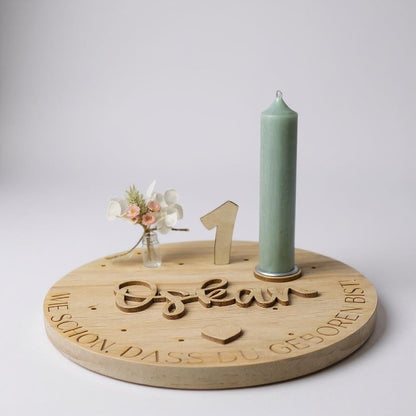 Geburtstagsteller Holz personalisiert mit Name, Steckzahlen 1-9 und Kerze in Wunschfarbe, DasGlueckswerk, Geburtstag, Centerpieces, Holz, wachs