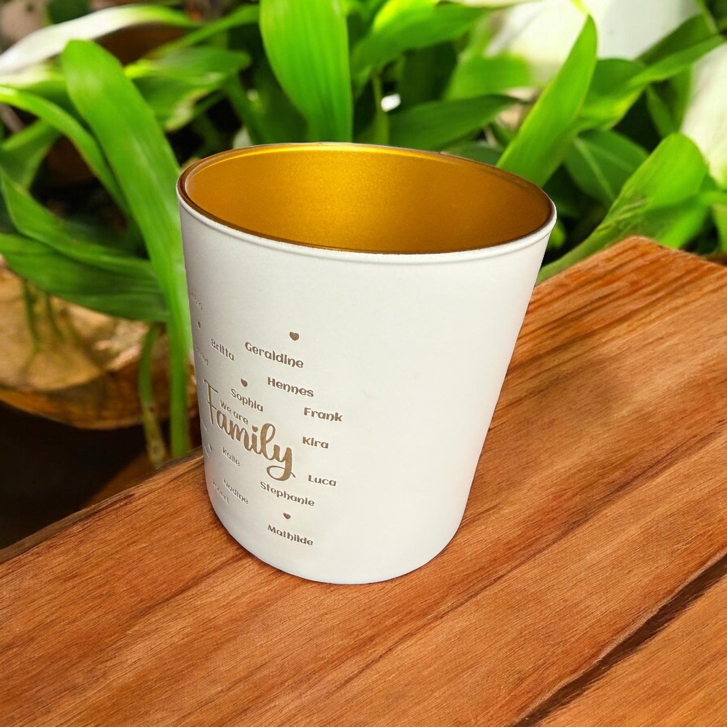 Teelichtglas „We are Family“ – personalisiert mit Namen | Windlicht Familie | Geschenk Eltern Großeltern | Goldschimmer | Familiengeschenk